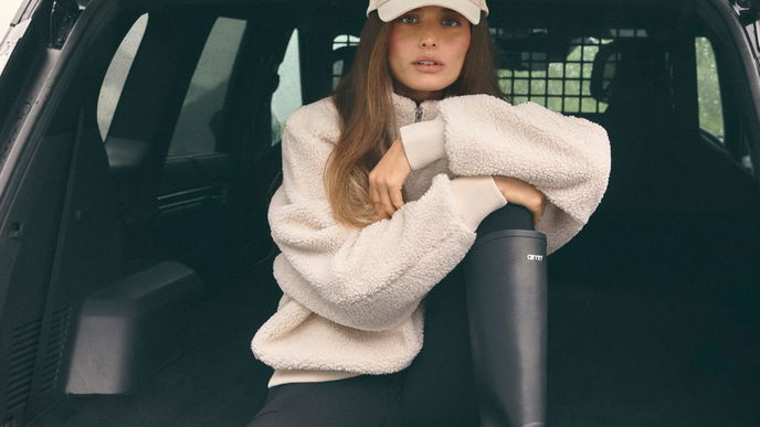 5 stylische Outdoor-Pieces von aim'n, die uns trocken durch den Herbst bringen