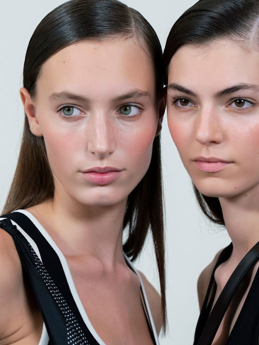 Athletic Blush: Der Make-up-Trend für einen lebhaften Glow – ganz ohne Schwitzen