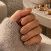 Statt Nude: „Caramel Cashmere Nails” verleihen dir den ultimativen Luxus-Look