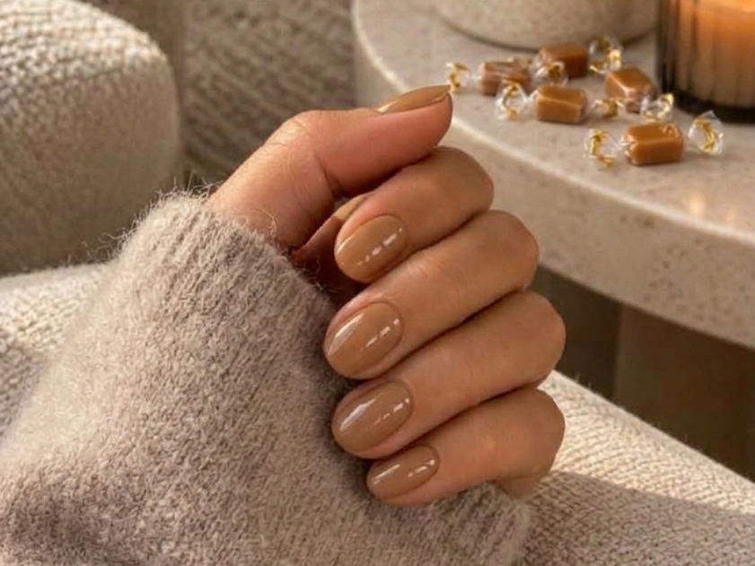Statt Nude: „Caramel Cashmere Nails” verleihen dir den ultimativen Luxus-Look