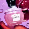 Plum Beauty: Dunkle Pflaumen sind die angesagteste Herbst-Ästhetik