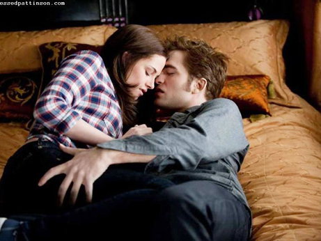 robert-pattinson-und-kristen-stewart-in-twilight-3-eclipse-520x346-bild-2-638030.jpg