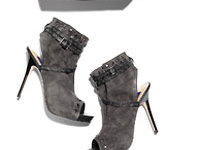 jimmy-choo-for-hm-tasche-und-schuhe-200x300-bild-1-448628.jpg