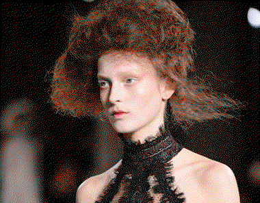 a-mcqueen-1134-aw16-pw-gifgorunway380-1858726.gif