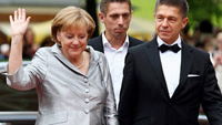Anziehen/Ausziehen Nr. 84