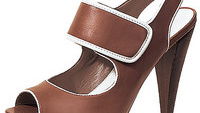 Die passenden Schuhe zum Overall: Sexy Highheels und lässige Römersandalen