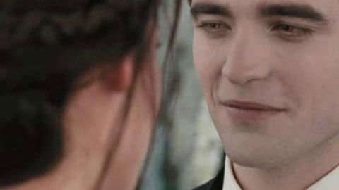 Twilight 4 "Breaking Dawn": Bella Swans Hochzeitskleid