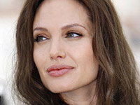 alles-ueber-angelina-jolie-200x250-bild-1-118644.jpg