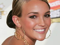 jamie-lynn-spears-bekommt-tochter-200x300-104076.jpg