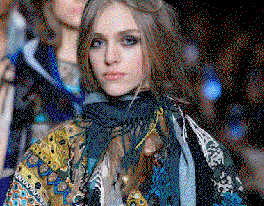 burberry-1224-aw16-pw-gif380-1754141.gif