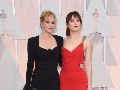 melanie-griffith-dakota-joh-2029363.jpg