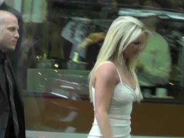 britney-spears-sitzt-in-der-x-factor-jury-480x270-1598853.jpg