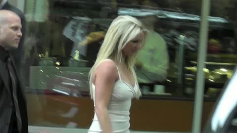 Britney Spears sitzt in der X-Factor-Jury