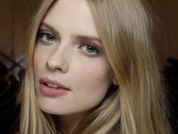 julia-stegner-200x200-bild-2-15733.jpg