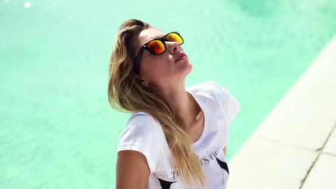 Sommertrends mit Jessica Hart