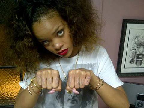 twitter-rihanna-480px-1403607.jpg