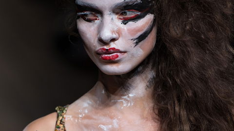 Grusel-Make-up bei Vivienne Westwood