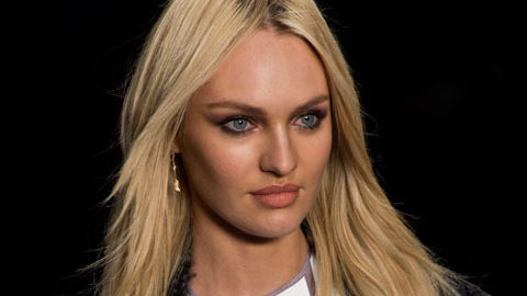 Candice Swanepoel trägt See-through