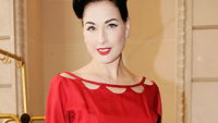 Lady in Red: Trendfarbe Rot