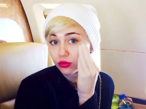 miley-cyrus-dildo-1928340.jpg