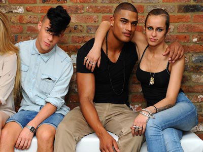 sky-ferreira-aaron-frew-rob-evans-und-alice-dellal-520x300-1237375.jpg
