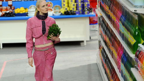 Chanel zeigt im Supermarkt