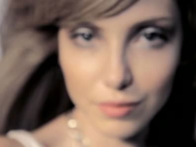 frisuren-mehr-volumen-fuer-lange-haare-512x296-1259975.jpg