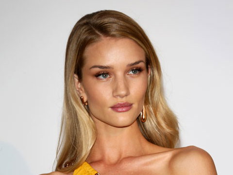 rosie-huntington-whiteley-in-mad-max-480-1974087.jpg