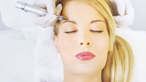 Permanent Make-up: Infos zu Verfahren, Risiken und Kosten
