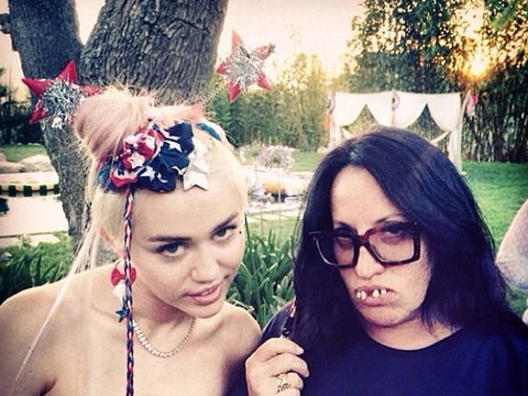 miley-4th-july-1967314.jpg