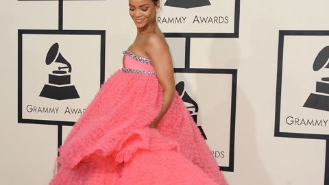 Grammys 2015: Rihannas Wahnsinns Robe