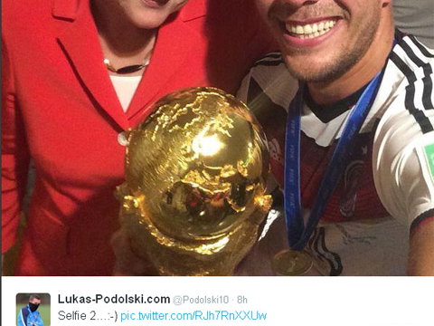 poldi-selfie-merkel-1967411.jpg