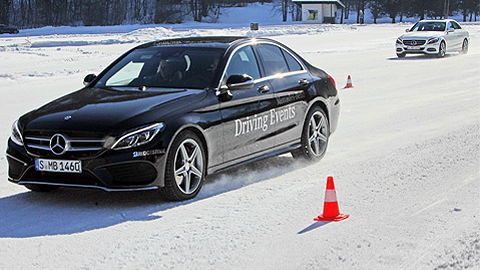 Fahrsicherheitstraining auf Eis und Schnee mit Bridgestone