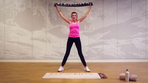 Mini-Workout: Zirkel 1 - Sumo-Kniebeuge