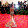 Bräunungsdusche & Co - Die Beauty-Tricks der Stars
