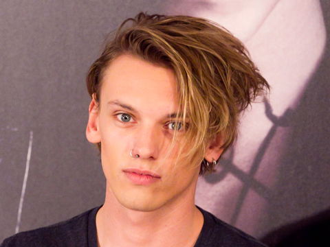 jamie-campbell-bower-480x360-1849647.jpg