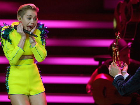 bambi-2013-miley-cyrus-1884865.jpg