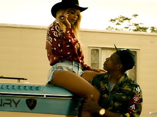 jay-z-beyonce-auto-1953358.jpg