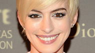 Anziehen/Ausziehen: Anne Hathaway bleibt blond