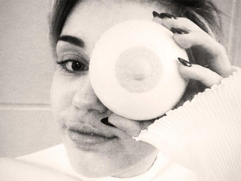 miley-cyrus-twitter-1897250.jpg