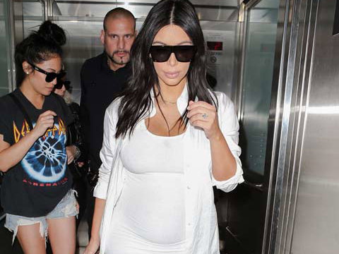 kim-kardashian-schwanger-in-weiss-spl-480x720-2074961.jpg