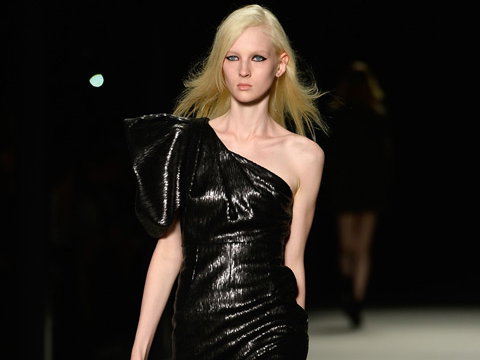 schleifen-kleid-saint-laurent-1865065.jpg