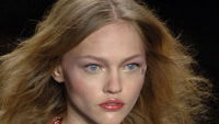 Sasha Pivovarova: Sedcard des russischen Topmodels