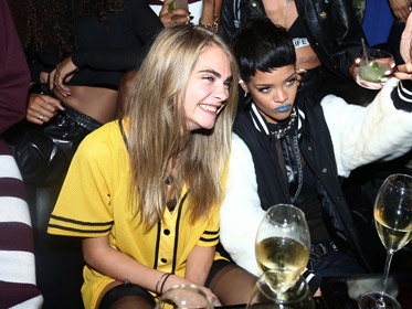rihanna-cara-delevingne-party-1858056.jpg