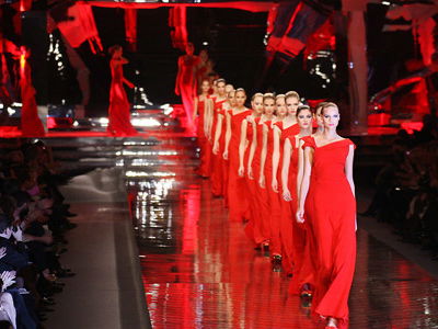 ein-defile-zu-ehren-von-valentino-bild-getty-images-520x300-22135.jpg