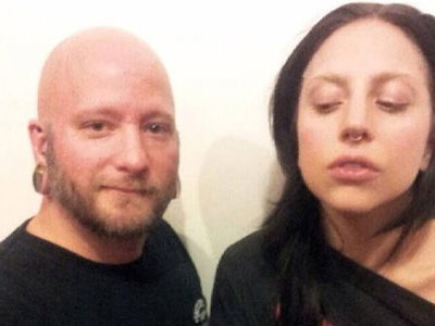 lady-gaga-nasenpiercing-480x300-1834997.jpg