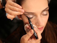 sixties-look-eyeliner-200x200-1824995.jpg