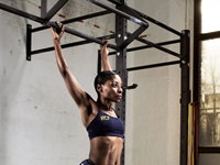 nikeata-thompson-abs-1821495.jpg