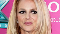 Anziehen/Ausziehen: mit Britney Spears' billigen Extensions