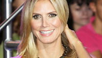 Anziehen/Ausziehen: Heidi Klum Upskirt